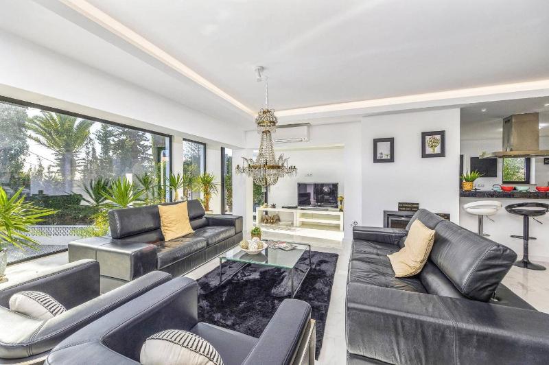 Villa Sylisia by Villa Plus - image 30