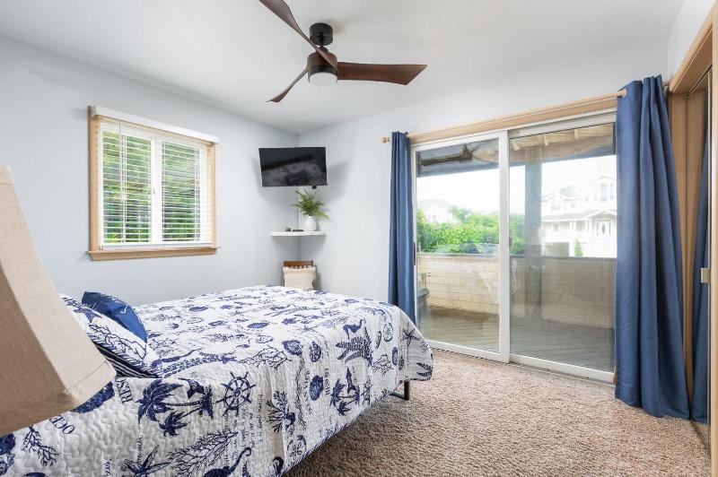 New Listing 3 Mins to Beach Pool Shuffleboard - image 22