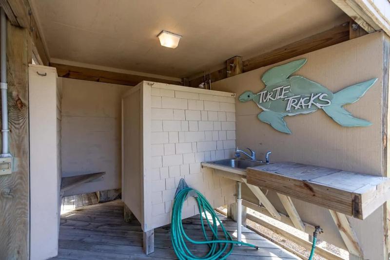 New Listing 3 Mins to Beach Pool Shuffleboard - image 31