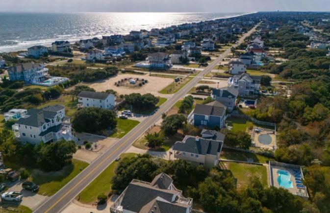 New Listing 3 Mins to Beach Pool Shuffleboard - image 28