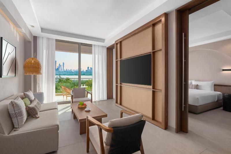 Junior Suite with Sea View image 3