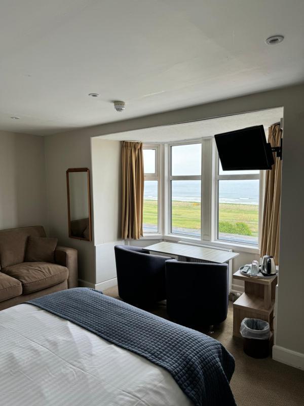 Spacious Double Room, Sea View image 1