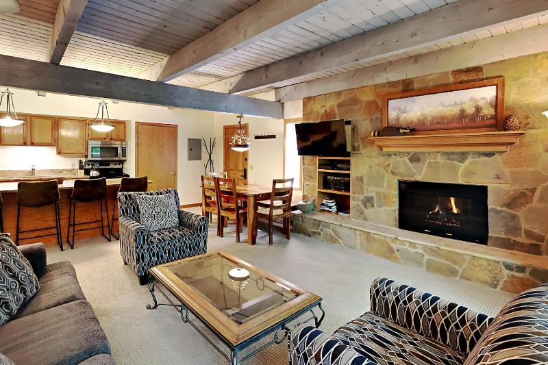 Timberline Condominiums 2 Bedroom Deluxe Unit A2H - image 1