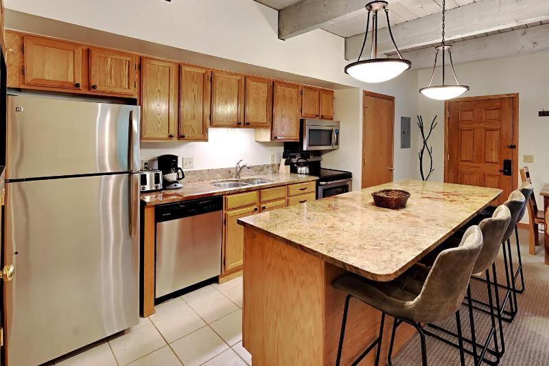 Timberline Condominiums 2 Bedroom Deluxe Unit A2H - image 2
