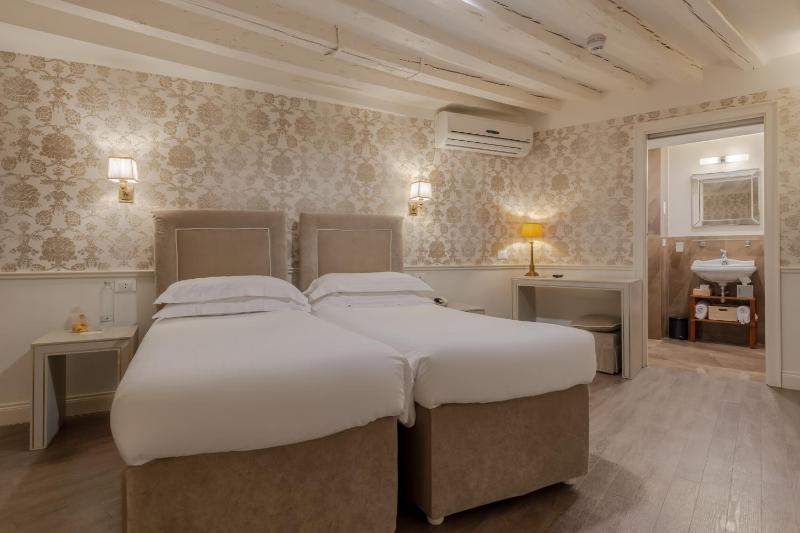 Comfort Double or Twin Room image 2