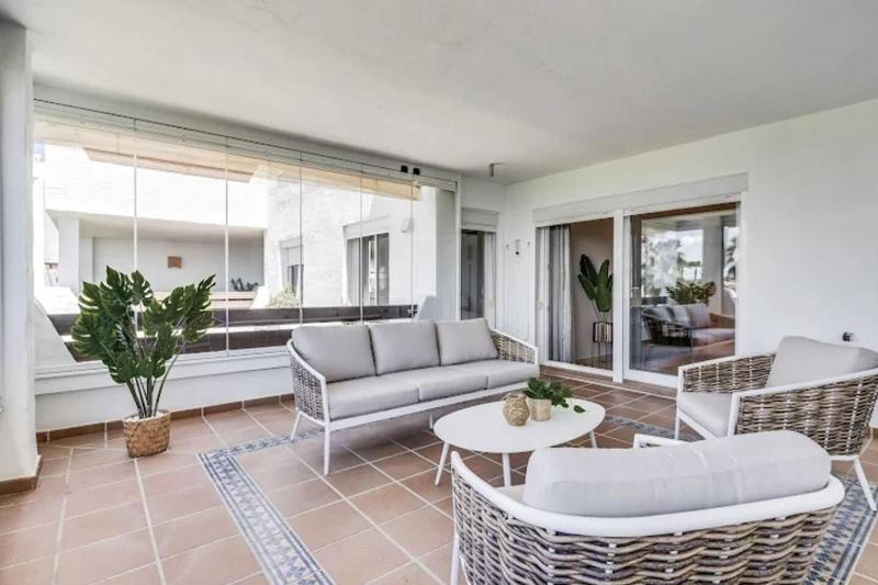 2BR apartment with pool and sea view - image 3