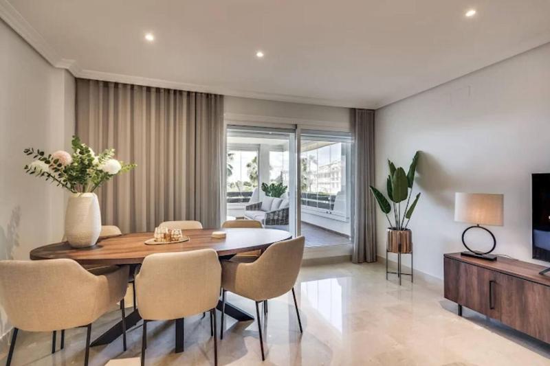 2BR apartment with pool and sea view - image 15