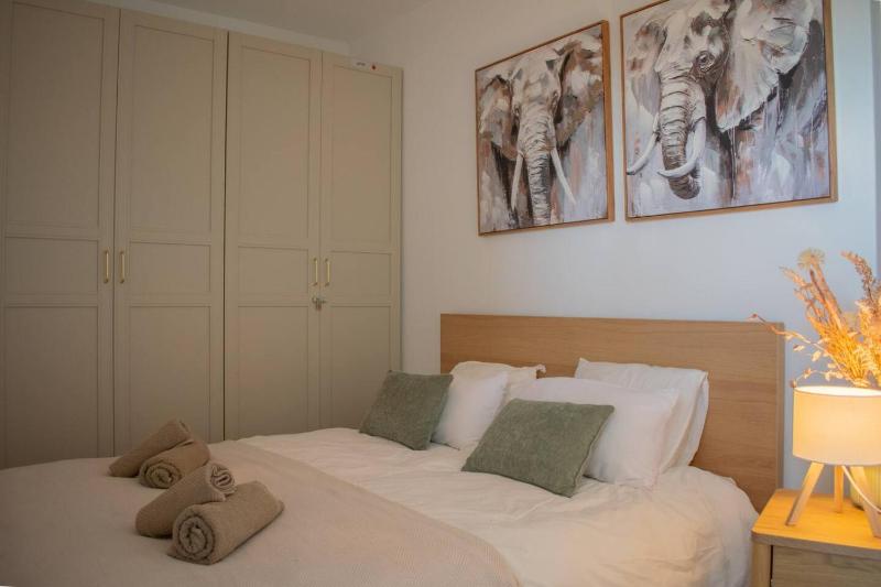 3BR Family apartment with pool - image 6