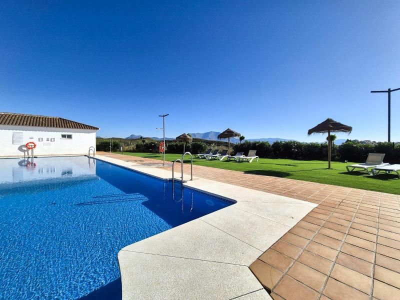 3BR Family apartment with pool - image 19