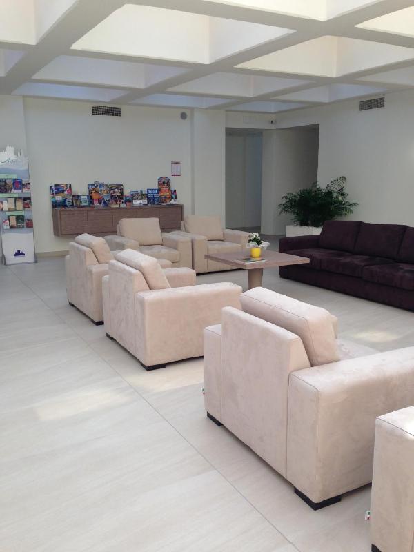 Hotel Holiday - image 34