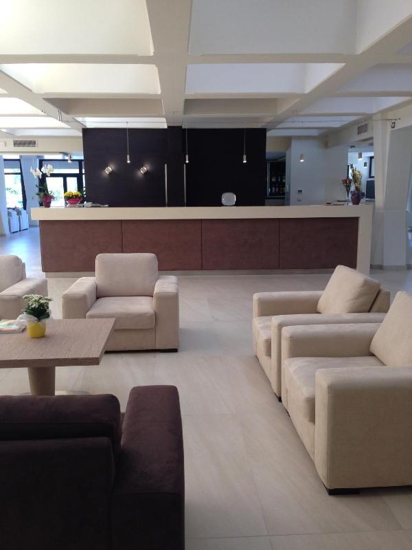 Hotel Holiday - image 40