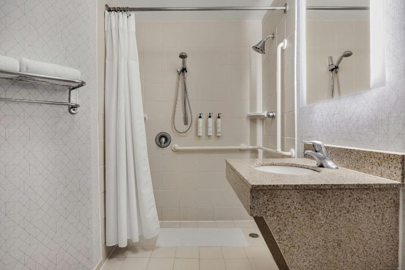 SpringHill Suites by Marriott Jacksonville North I-95 Area - image 6