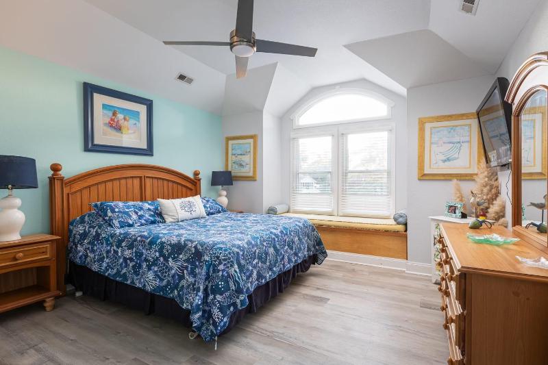 Coastal Charm with Pool Hot Tub & Resort Amenities - image 30