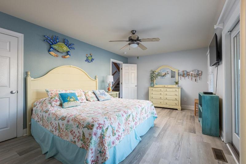 Coastal Charm with Pool Hot Tub & Resort Amenities - image 31