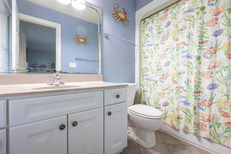 Coastal Charm with Pool Hot Tub & Resort Amenities - image 11
