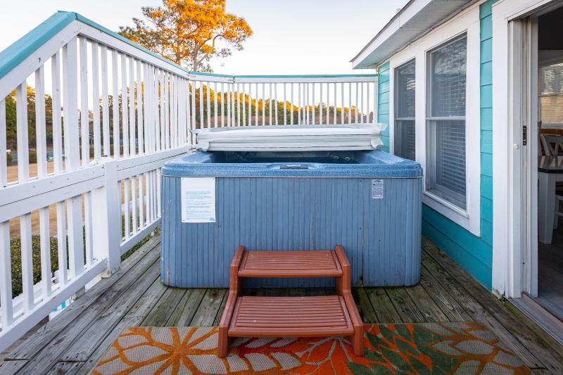 Coastal Charm with Pool Hot Tub & Resort Amenities - image 35