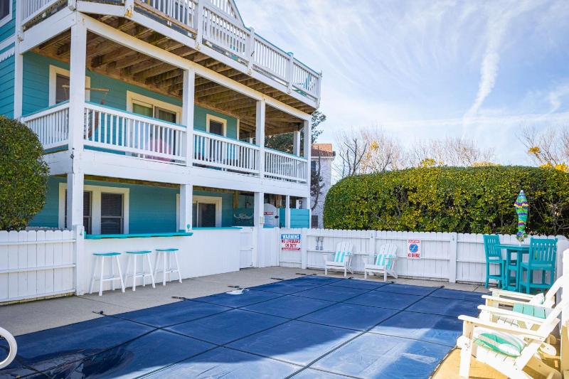 Coastal Charm with Pool Hot Tub & Resort Amenities - image 43