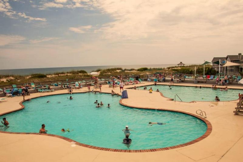 Coastal Charm with Pool Hot Tub & Resort Amenities - image 21