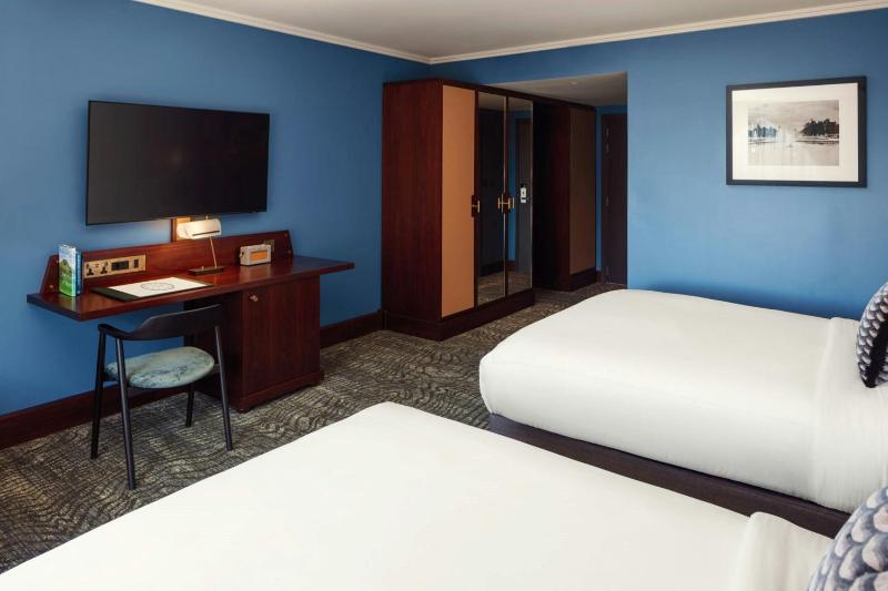 Superior Family Bedroom with Two Queen Beds at Barlow House image 4