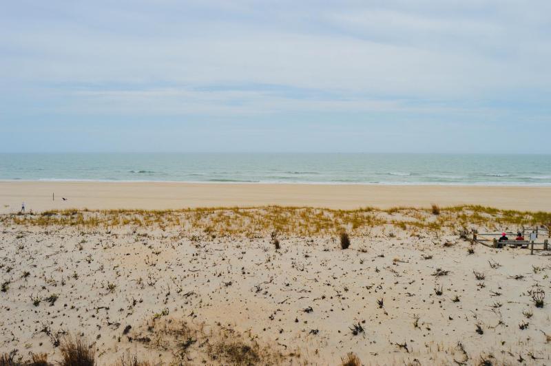 Oceanfront Double Room image 4