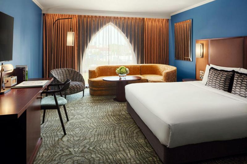 Premier King Bedroom image 1
