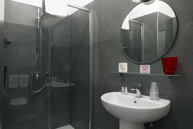 Standard Double Room image 1