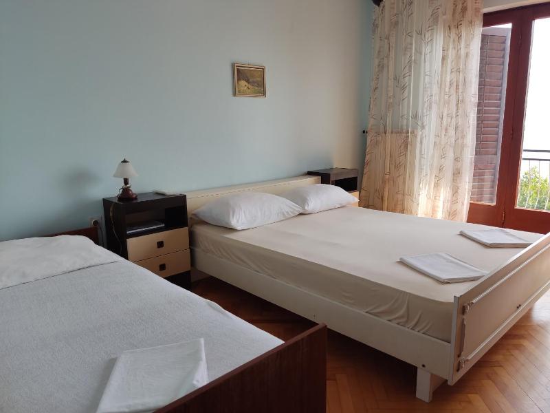 4 bedrooms Apartment 50-70m to the Sea Dramalj until 11 people - image 4
