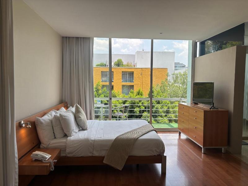 Lombardo Suites - image 3