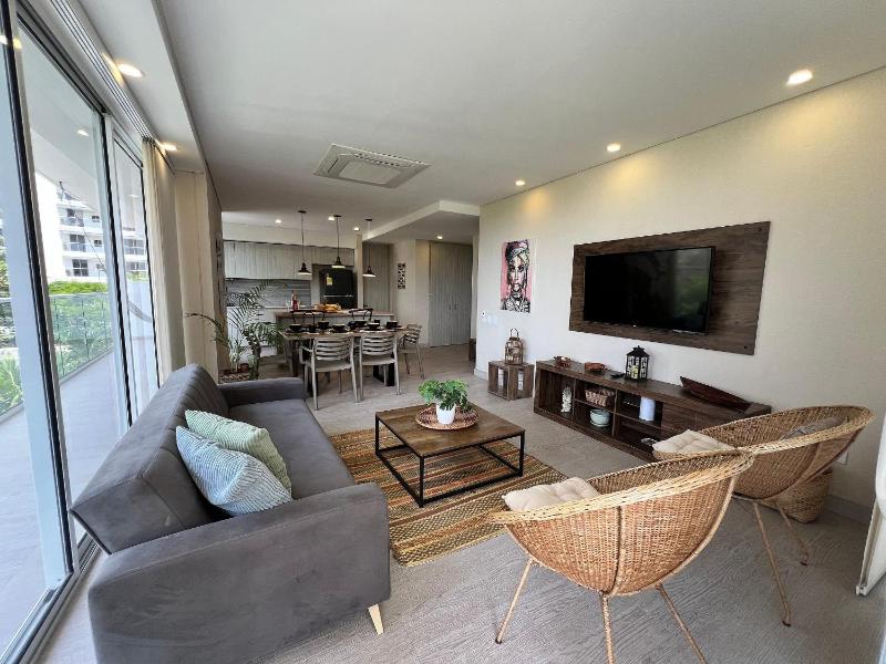 2 Bedrooms by the Sea. Private Jacuzzi - image 5