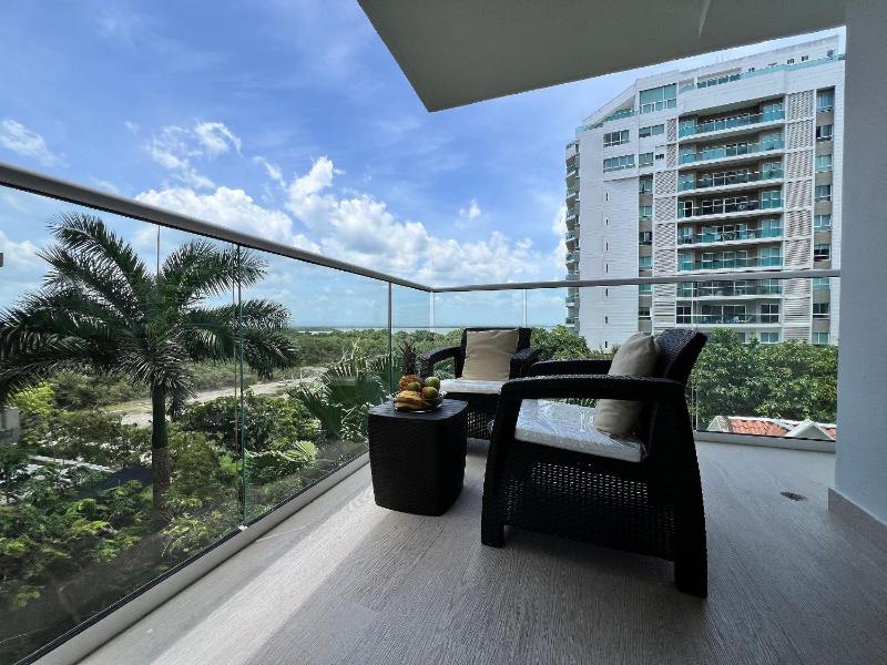 2 Bedrooms by the Sea. Private Jacuzzi - image 13