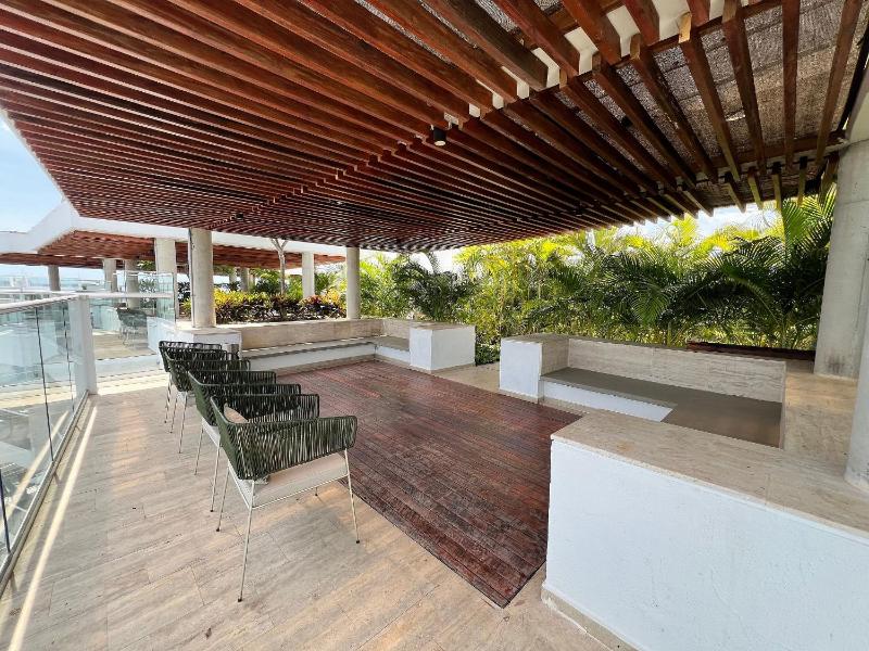 2 Bedrooms by the Sea. Private Jacuzzi - image 14