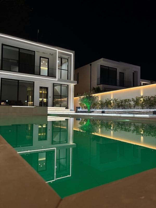 Aventus Luxury Villa - image 6