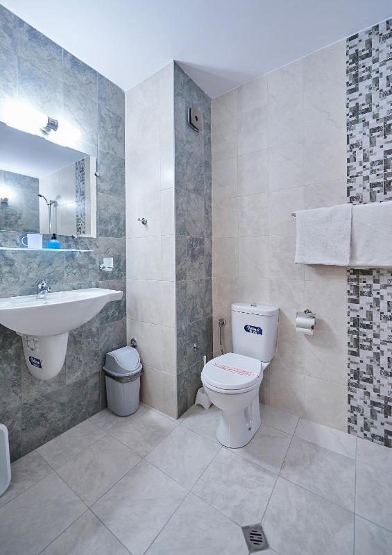 Double Room with Balcony image 4
