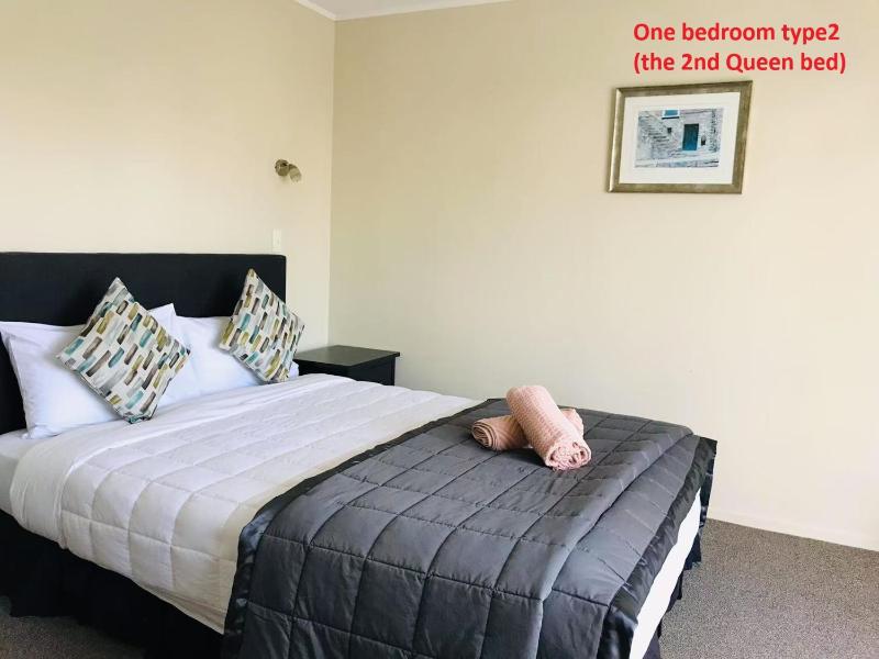 Malones Spa Motel - image 26