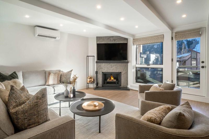 Brand New 2BR 2BA - AC Location Views! - image 45