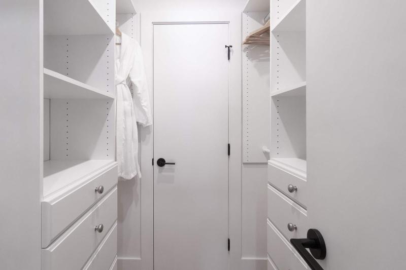 Brand New 2BR 2BA - AC Location Views! - image 30