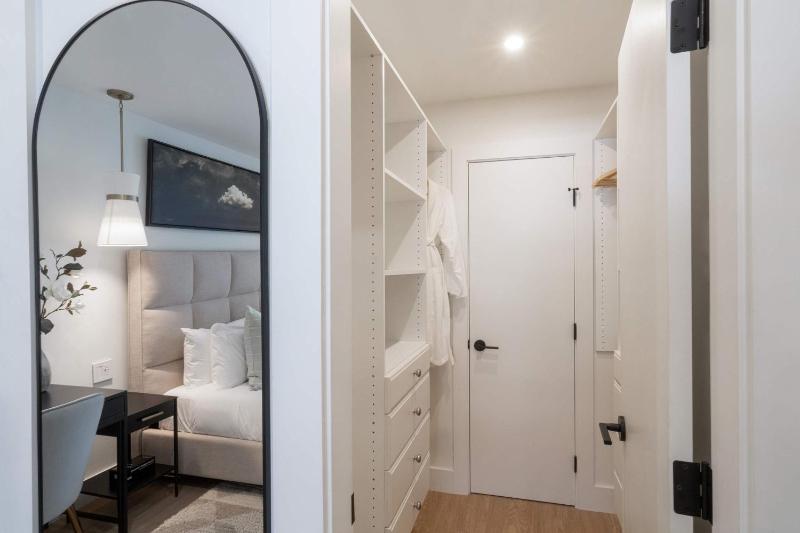 Brand New 2BR 2BA - AC Location Views! - image 37