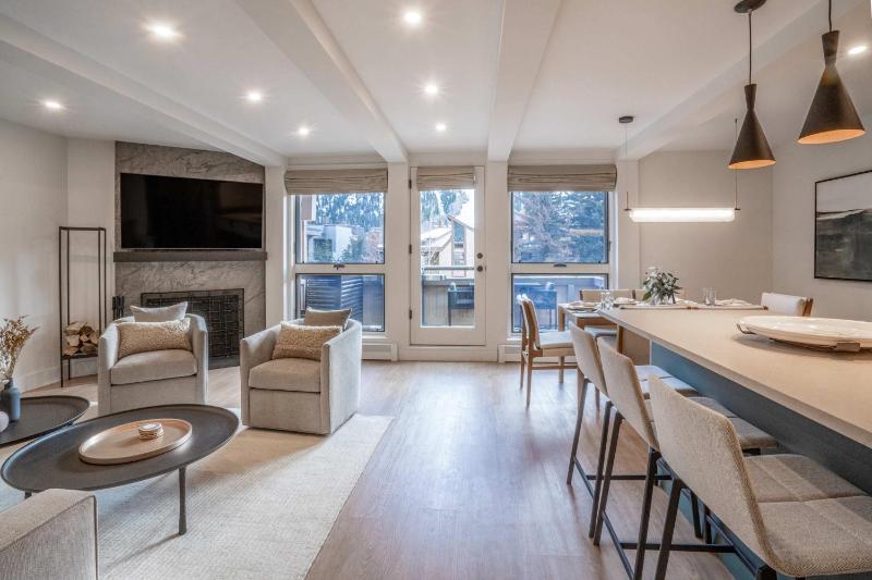 Brand New 2BR 2BA - AC Location Views! - image 40
