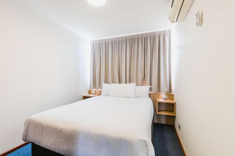 Statesman Hotel - image 2