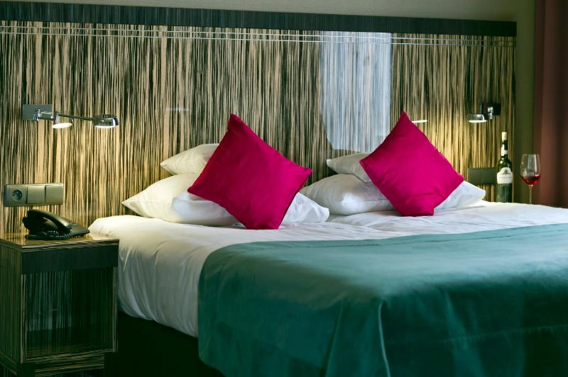 One-Bedroom Apartment image 3