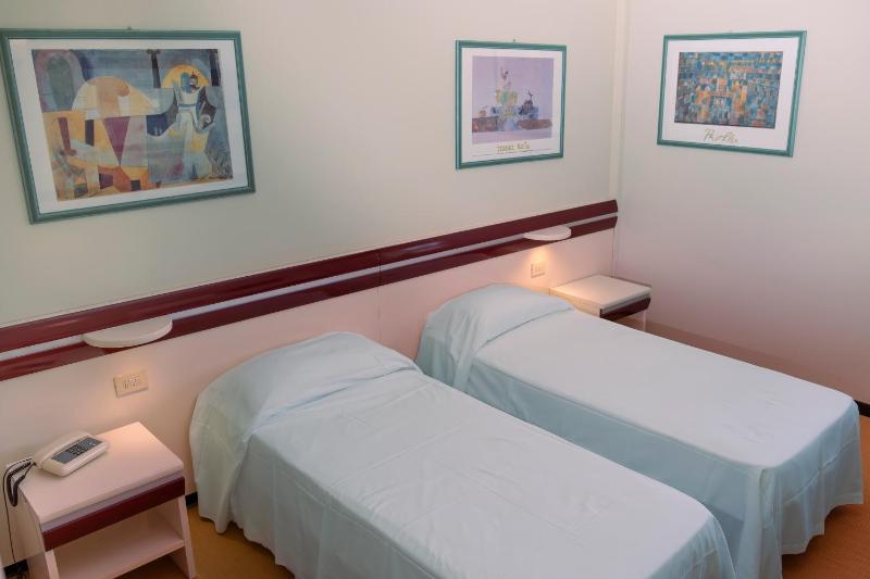 Two Connecting Double Rooms image 3