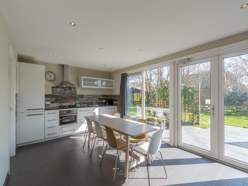 Holiday Home Callantsoog with Jacuzzi - image 13