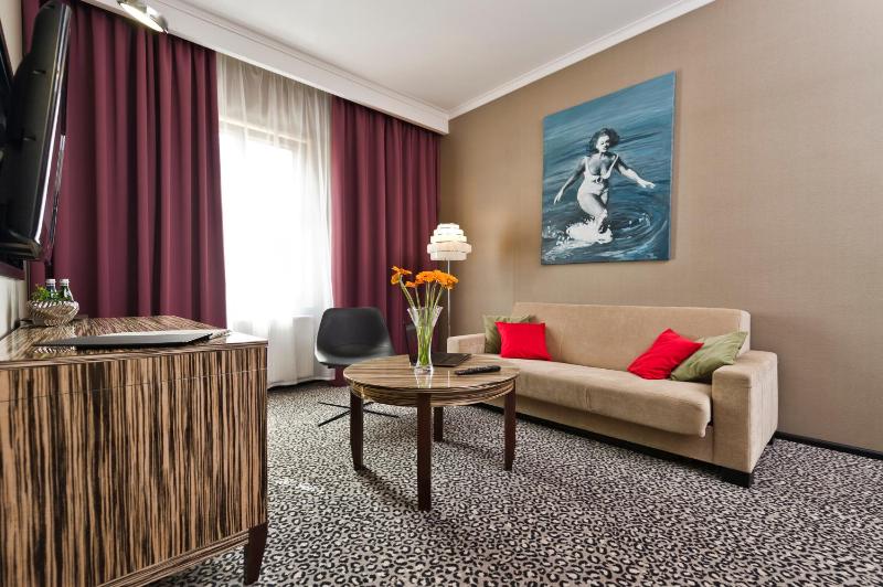 One-Bedroom Apartment image 4