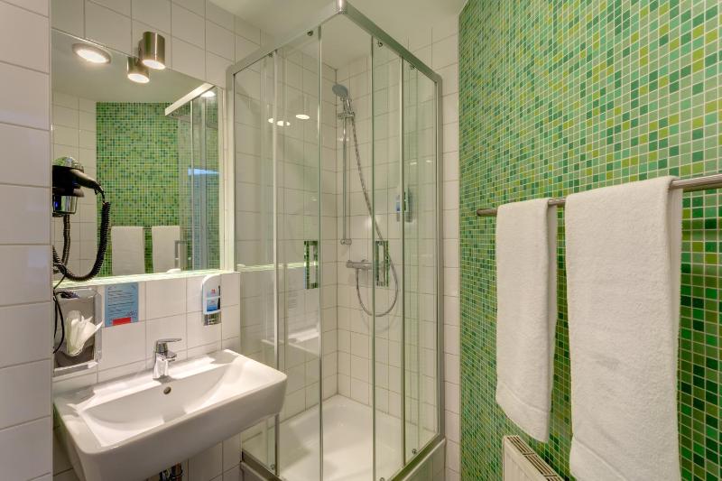 Twin Room image 1