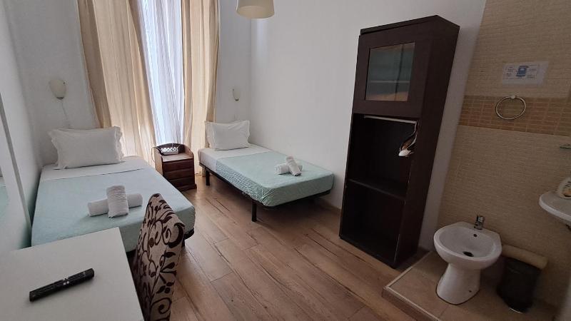 Double or Twin Room with Shared Bathroom image 1