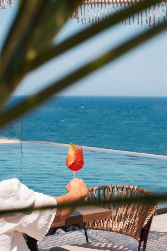 Colombos Beachfront - image 40