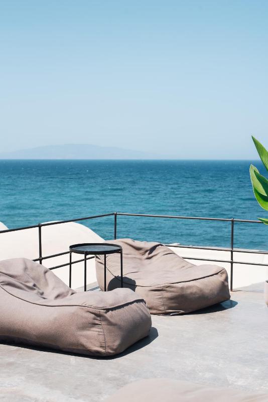 Colombos Beachfront - image 27