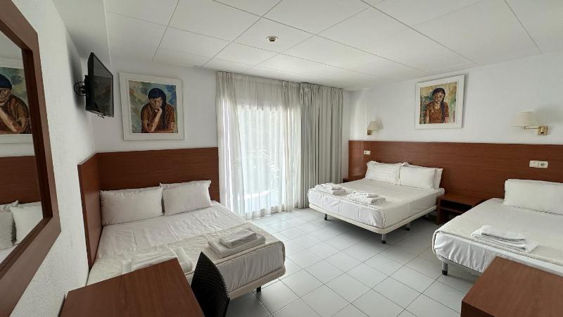 Quintuple Room image 1