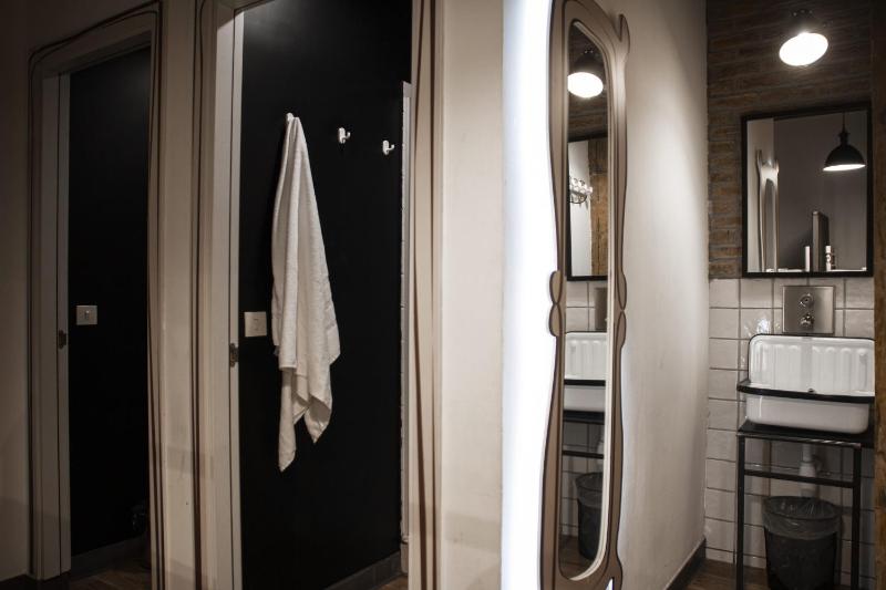 Bed in 4-Bed Female Dormitory Room with Private Bathroom image 4