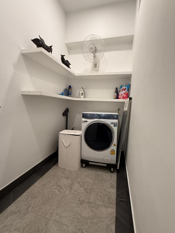Riverside Studio - image 7